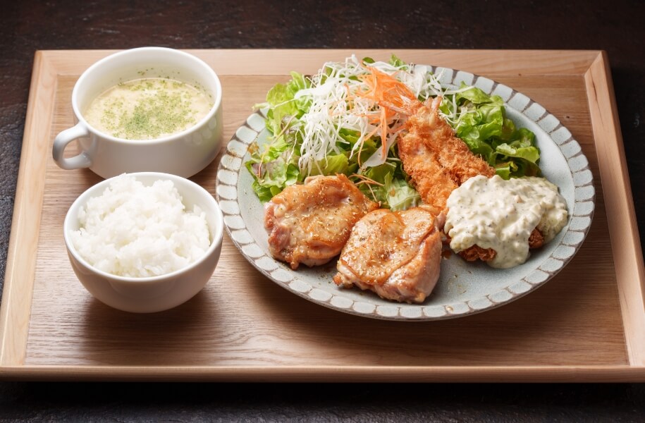 有馬山椒照り焼きチキンと
エビフライセット